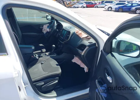 2015 Jeep Cherokee Latitude из США, поврежденный, VIN 1C4PJLCB0FW616538